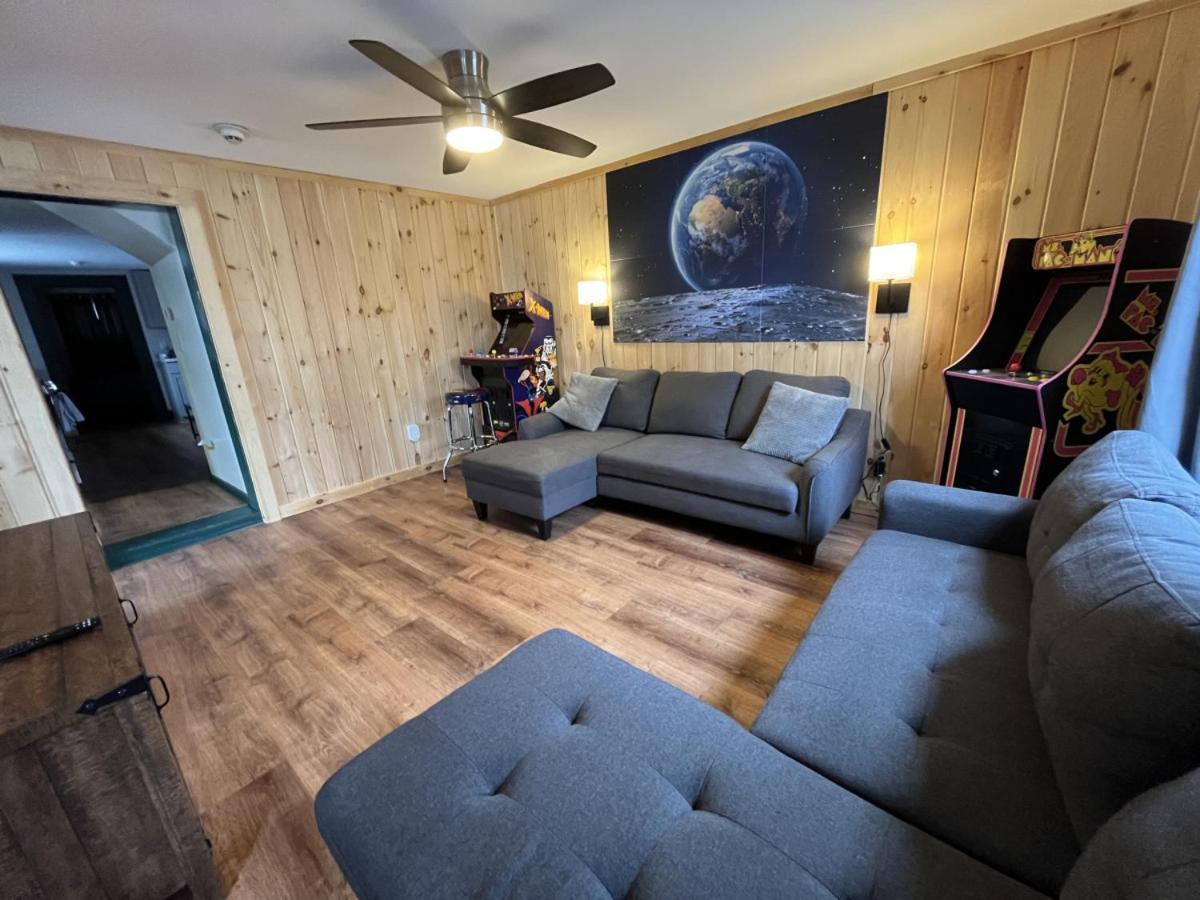 2 Bed Berkshire Getaway Minutes To Jiminy Peak Ski Hancock Εξωτερικό φωτογραφία