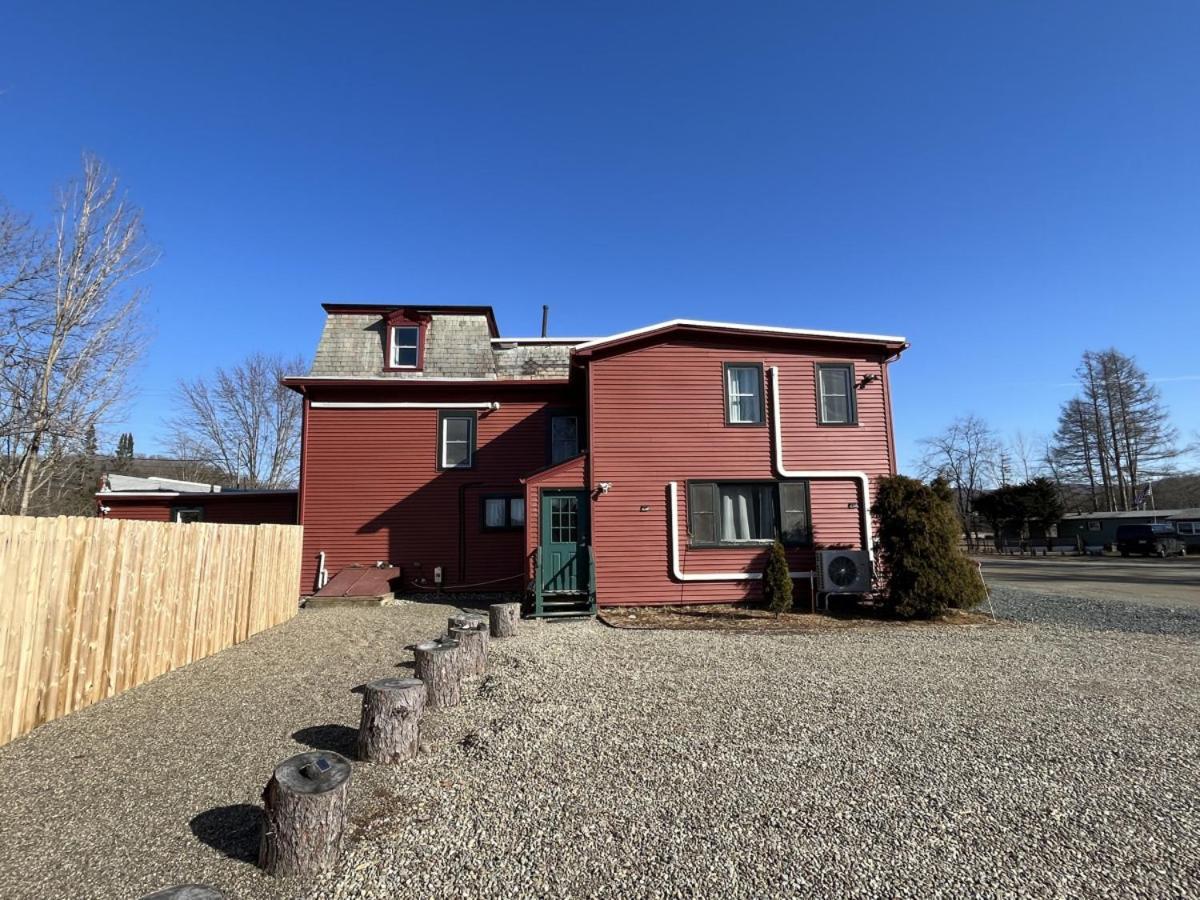 2 Bed Berkshire Getaway Minutes To Jiminy Peak Ski Hancock Εξωτερικό φωτογραφία