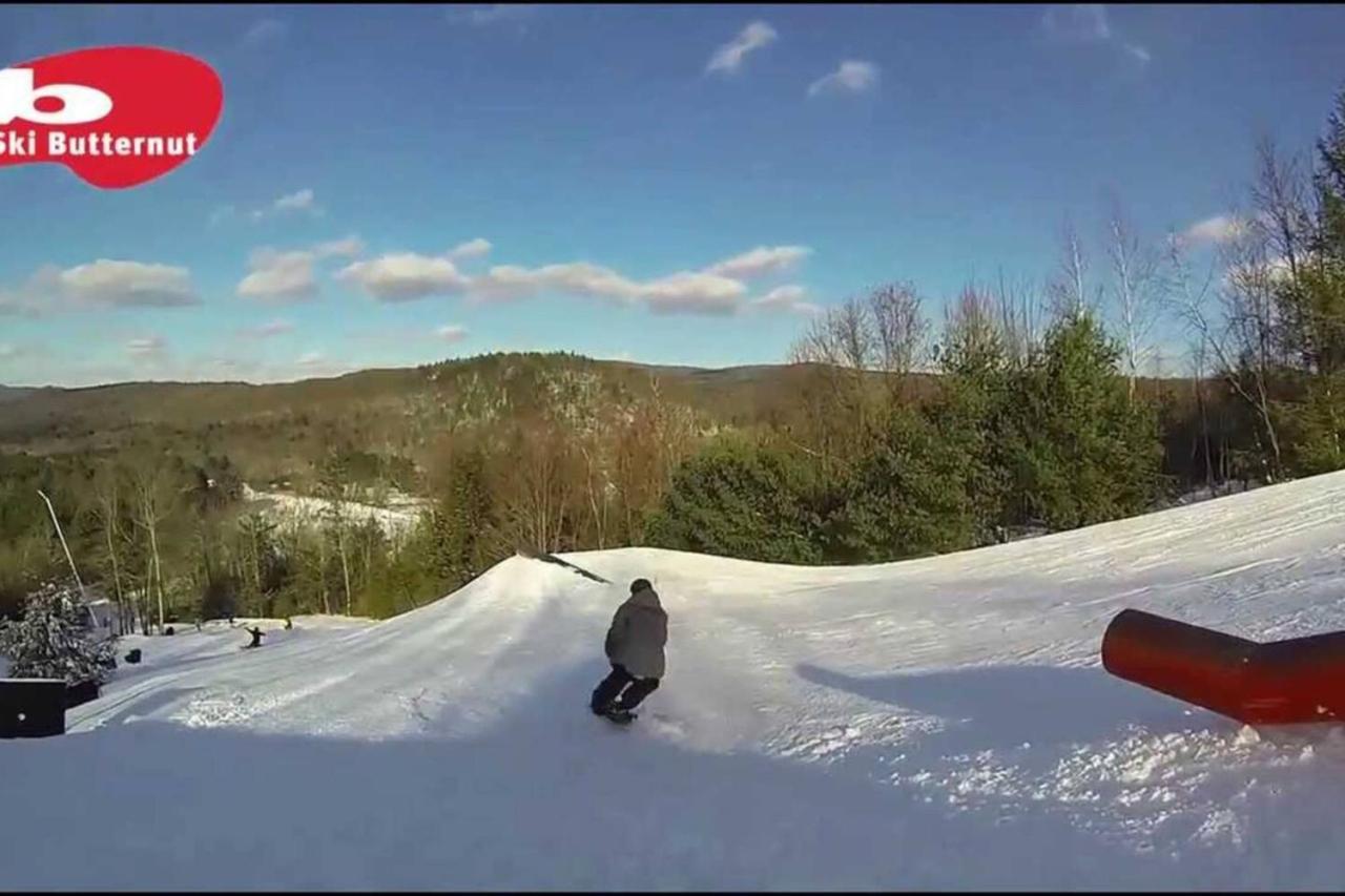 2 Bed Berkshire Getaway Minutes To Jiminy Peak Ski Hancock Εξωτερικό φωτογραφία