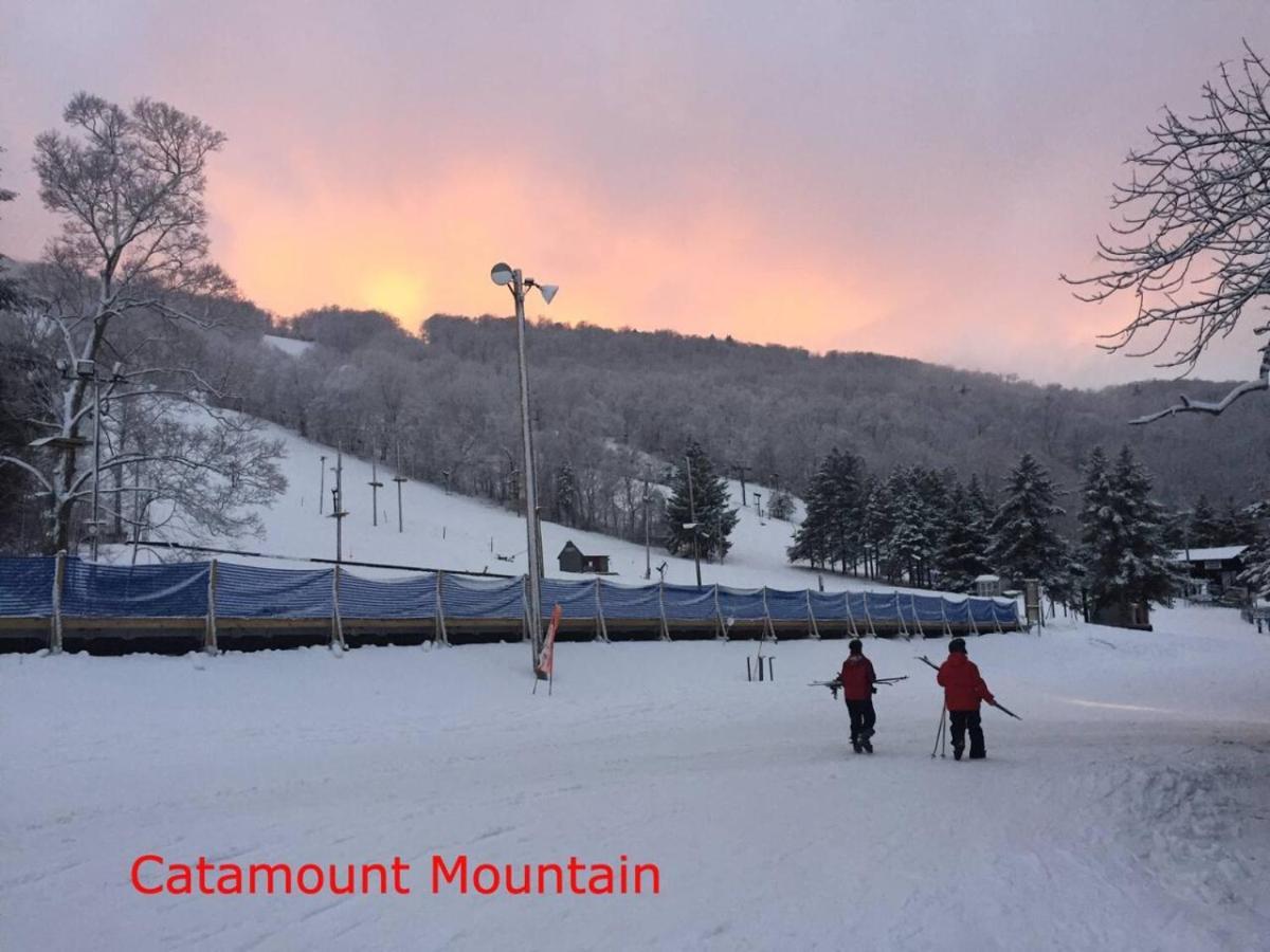 2 Bed Berkshire Getaway Minutes To Jiminy Peak Ski Hancock Εξωτερικό φωτογραφία