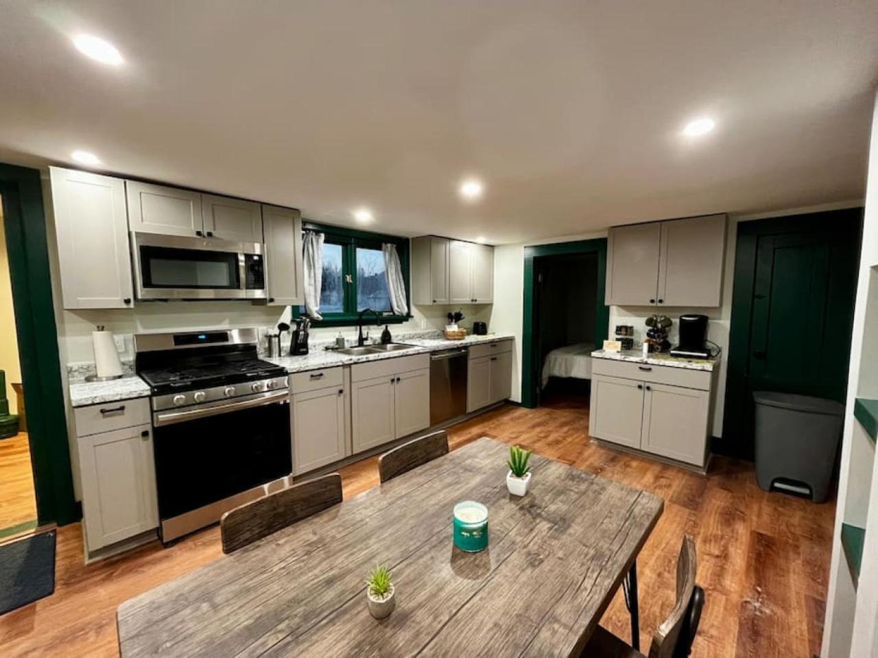 2 Bed Berkshire Getaway Minutes To Jiminy Peak Ski Hancock Εξωτερικό φωτογραφία