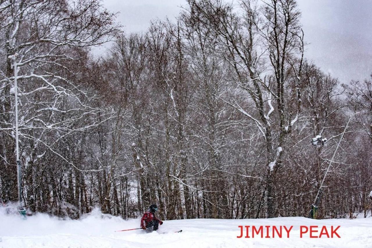 2 Bed Berkshire Getaway Minutes To Jiminy Peak Ski Hancock Εξωτερικό φωτογραφία